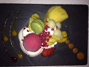 Helado de Frambuesa con Frutas tropicales